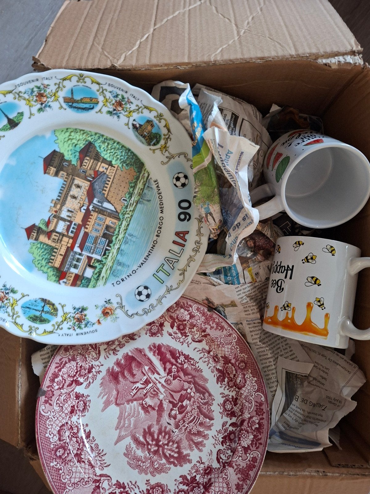 Doos met mokken en 2 sier pannen, Antiek en Kunst, Ophalen
