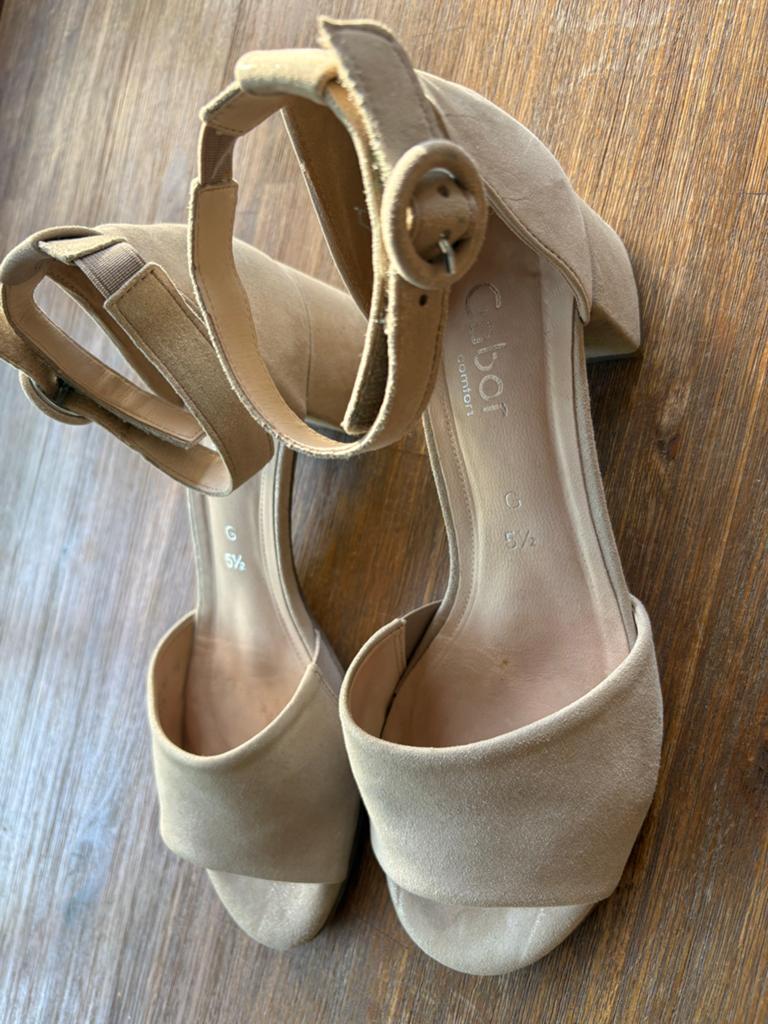 Gabor Comfort Sandalen met hak - maat 38,5 / G 5,5, Ophalen of Verzenden, Zo goed als nieuw, Beige, Sandalen of Muiltjes