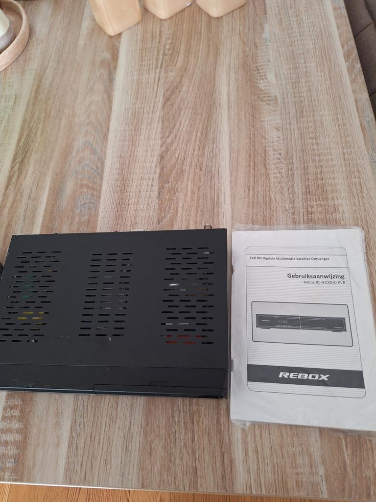 Rebox satelliet ontvanger incl. schotel en standaard, Ophalen