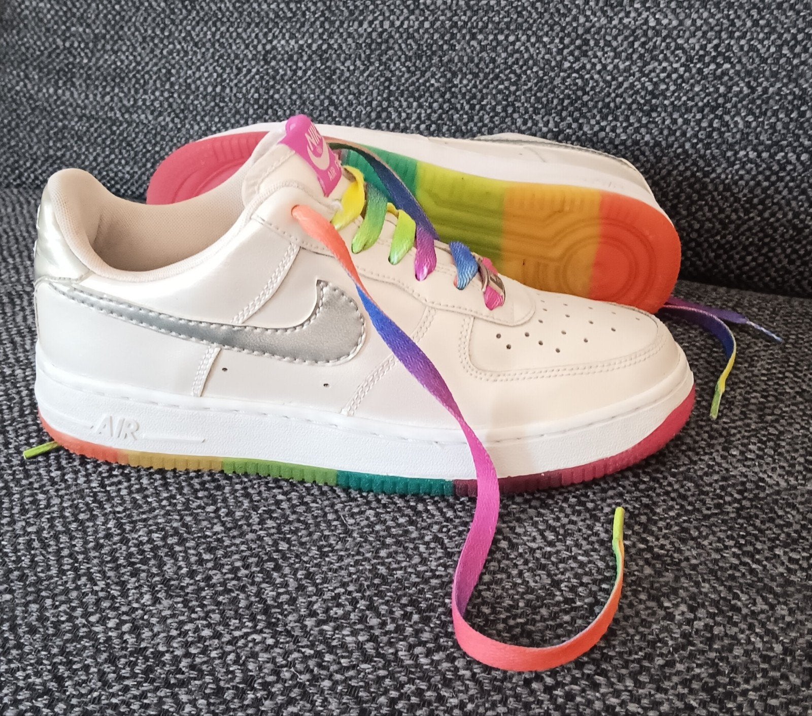 Nike Air Force 1 GS 'Pearl White / Rainbow' (2008) - Maat 38, Kleding | Dames, Schoenen, Nike, Ophalen of Verzenden, Zo goed als nieuw