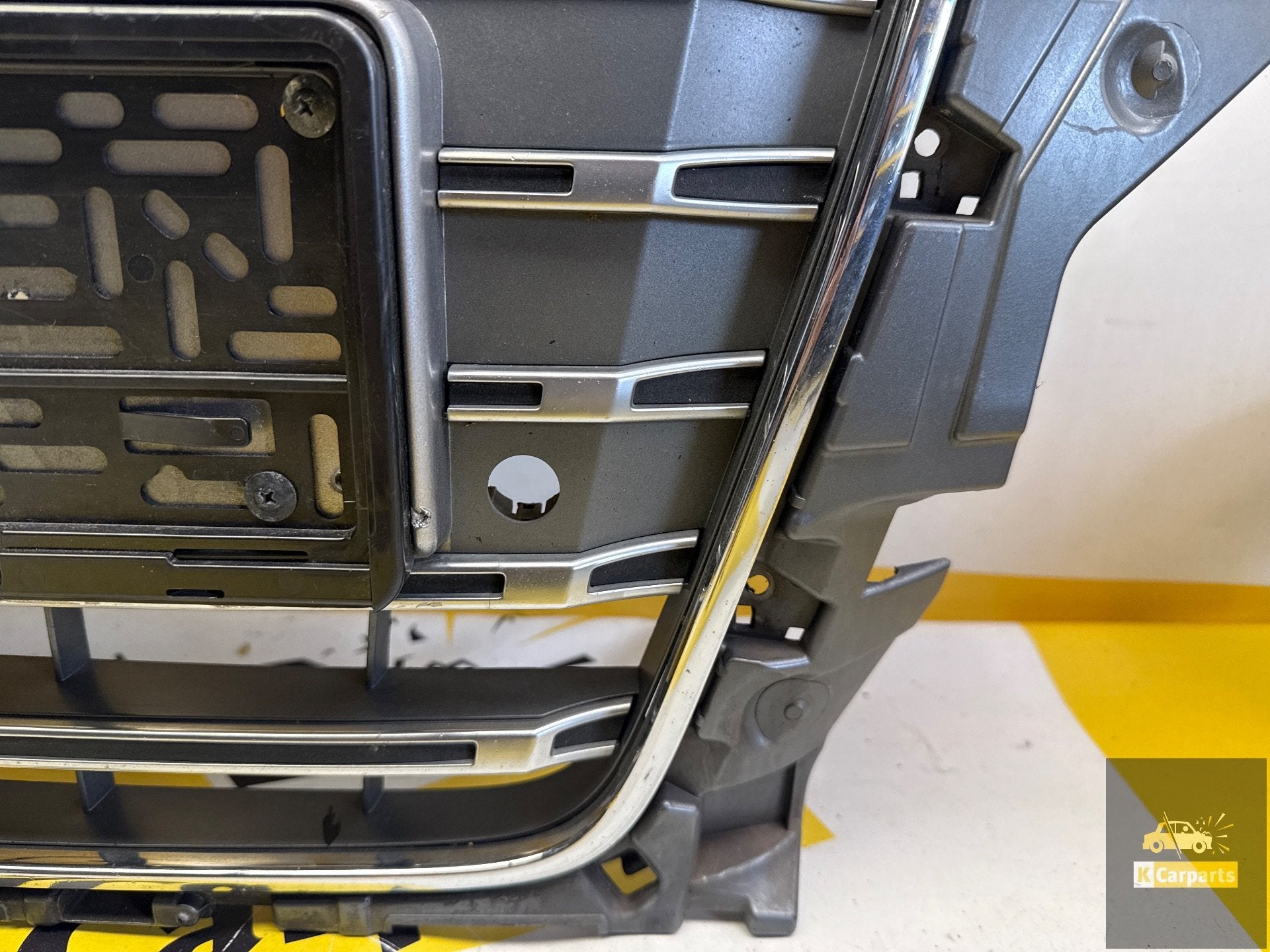 Grill Audi A3 s3 rs3 8V S-line ACC 8V3853651A 2012-2017 Orgi, Gebruikt, AUDI AG, Auto-Union-Strasse 1
85045  Ingolstadt, DE, Kundenbetreuung@audi.de