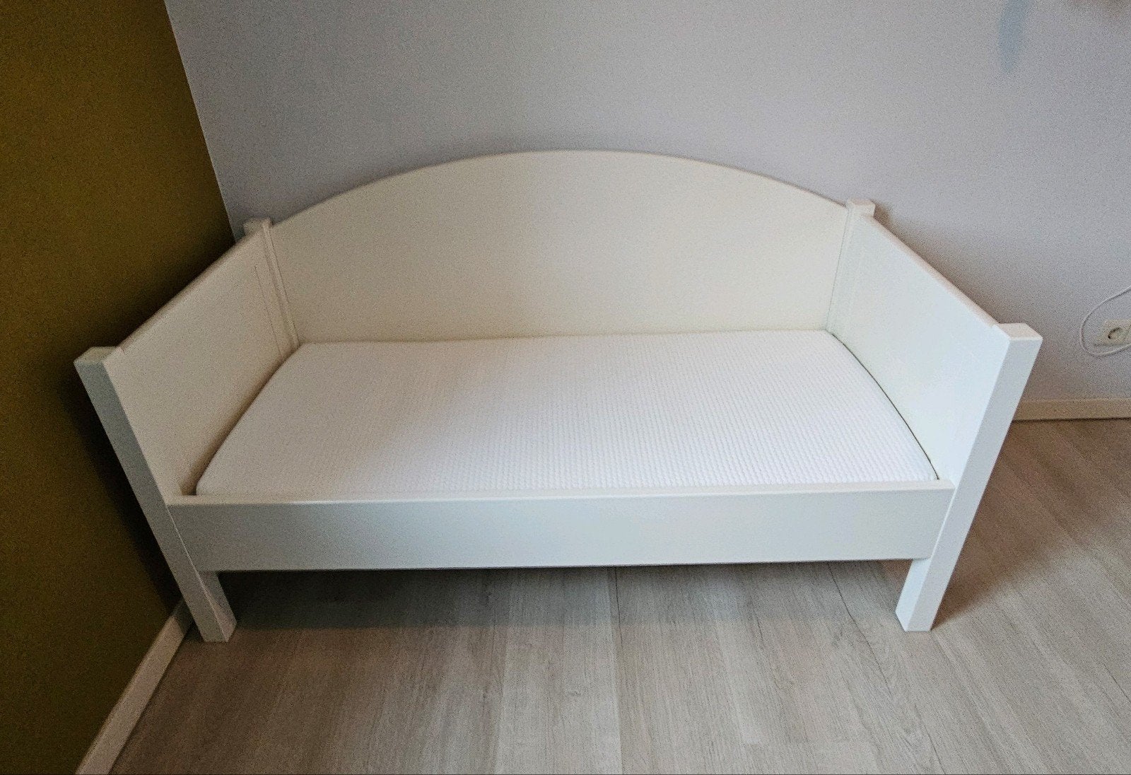 Wit kinderbed (150x70) met matras (AeroSleep), Huis en Inrichting, Slaapkamer | Bedden, Ophalen, Gebruikt, Wit, Tijdloos, Scandinavisch