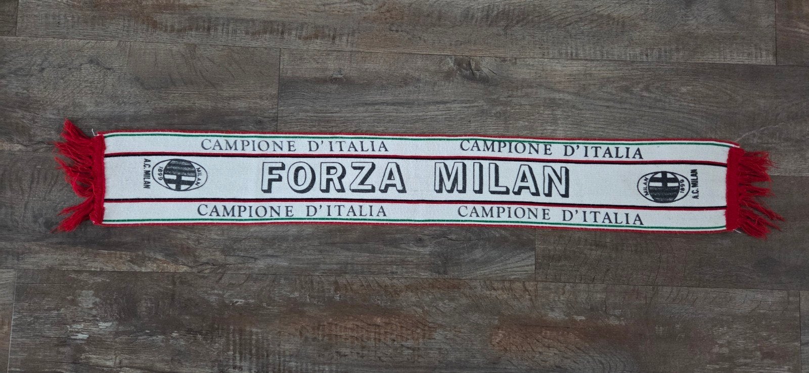 Sjaal AC Milan, Verzamelen, Ophalen of Verzenden, Zo goed als nieuw, Buitenlandse clubs, Vaantje of Sjaal