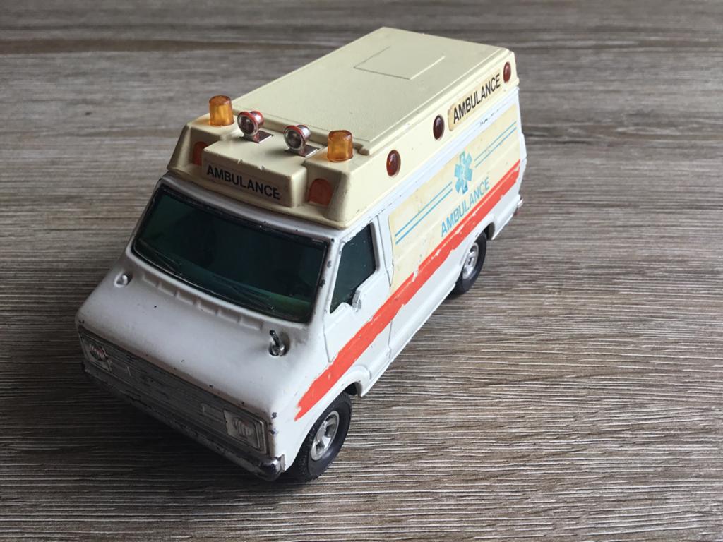 Matchbox/Lesney Dodge -Van 1979 Super kings Ambulance, Ophalen of Verzenden, Gebruikt