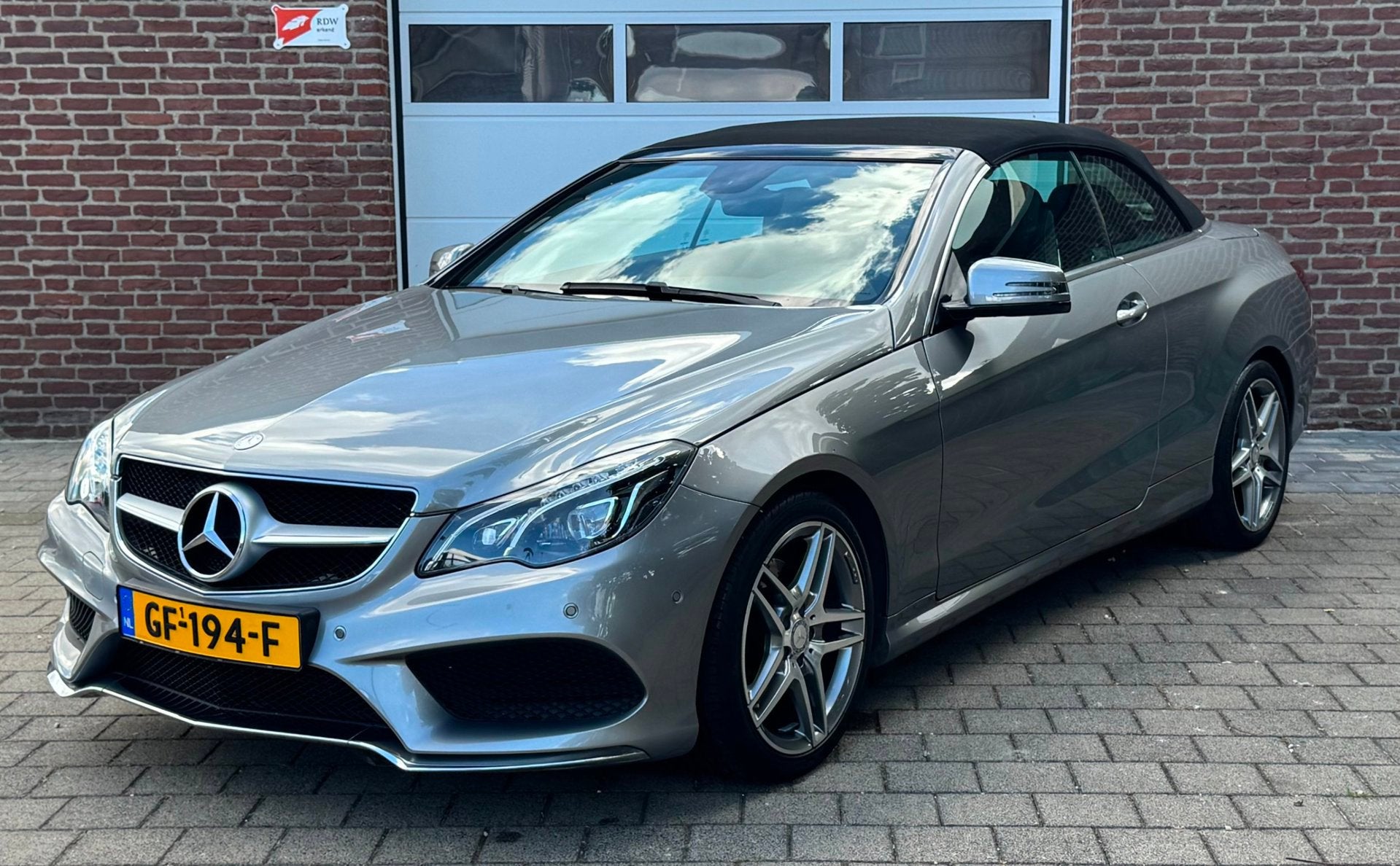 Mercedes-Benz E-klasse Cabrio 200 Prestige|AMG-Line|Airscarf, Auto's, Achterwielaandrijving, 4 cilinders, Cabriolet, 4 stoelen