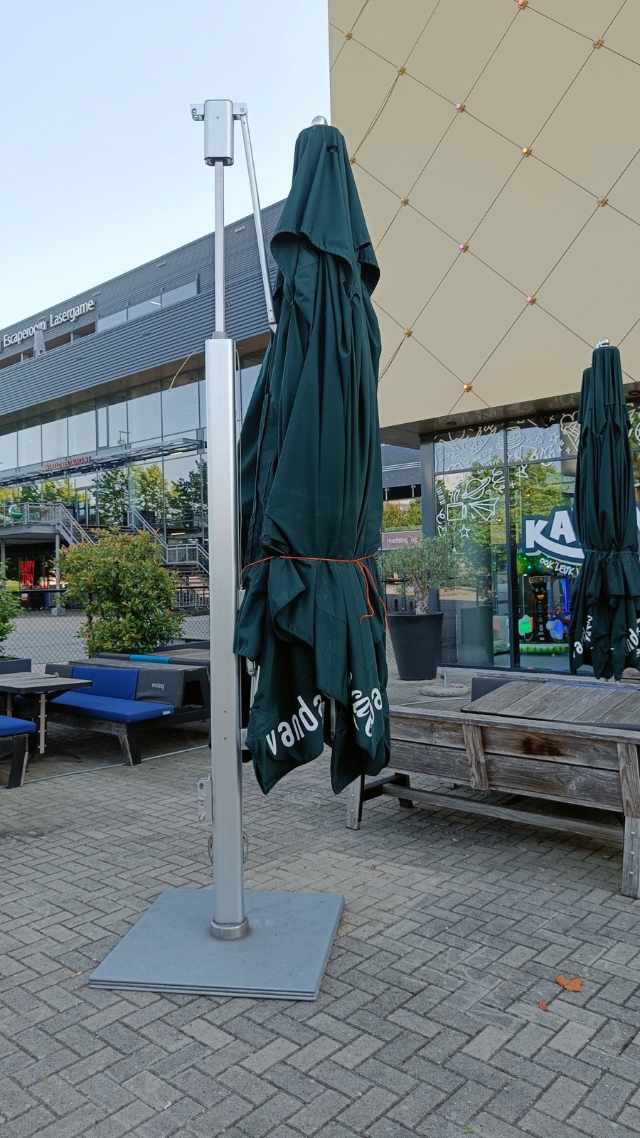 Defecte Tuuci Baymaster Max Dual Cantilever parasol 4x8m, Ophalen, Gebruikt, Meer dan 4 meter, Zweefparasol
