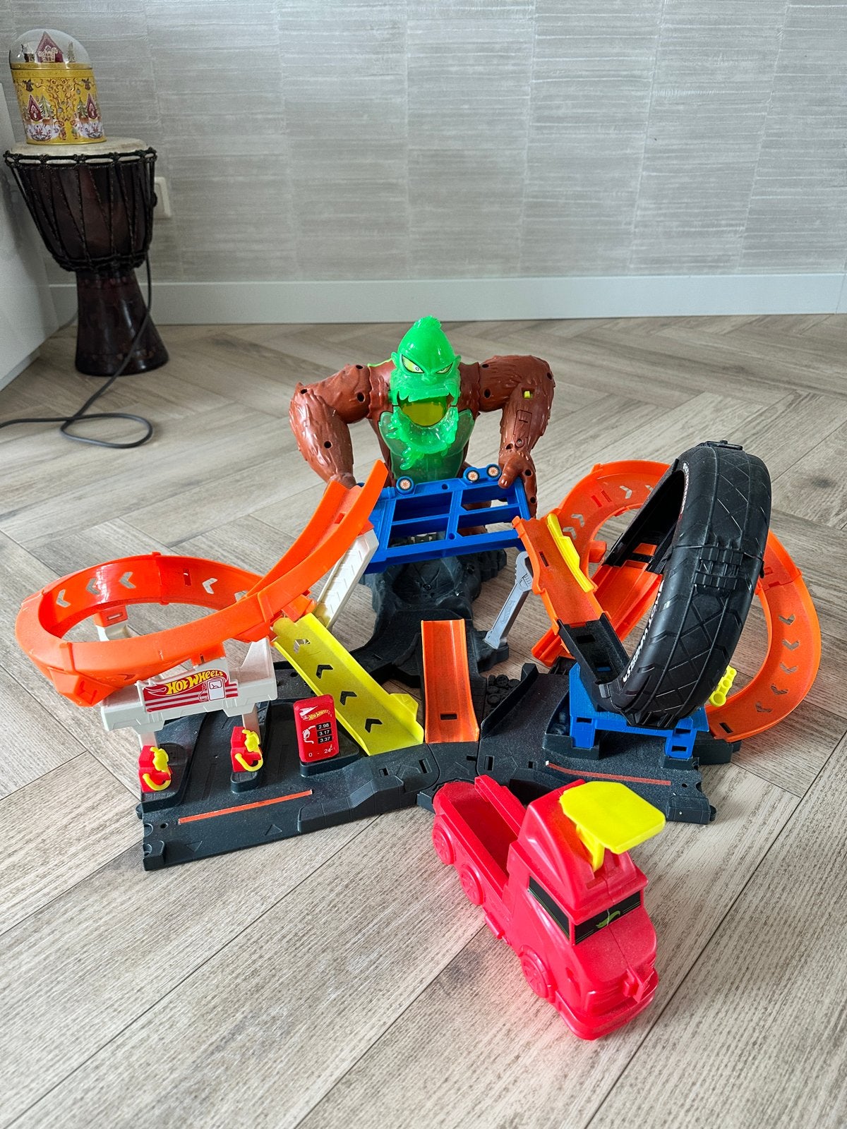 Hot Wheels Gorilla Slam Speelset met Auto, Ophalen, Zo goed als nieuw