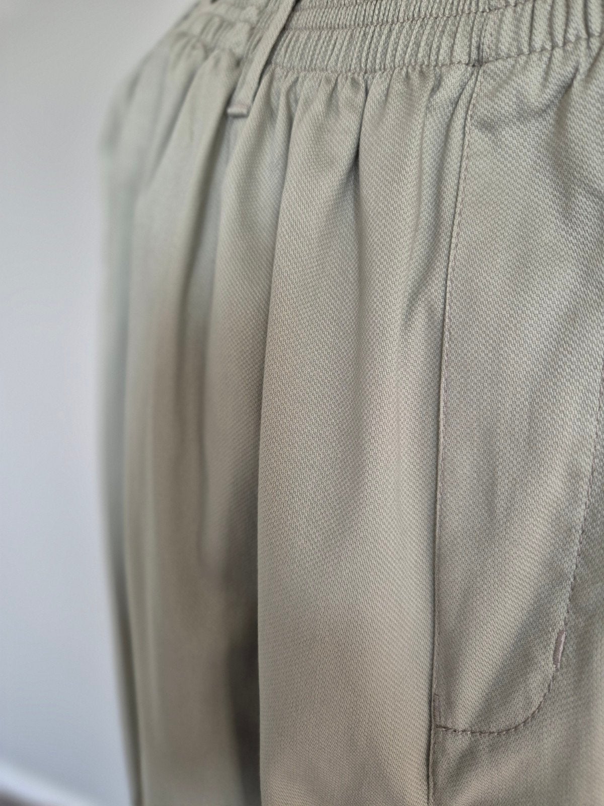 Nieuwe heren pantalon met elastiek groen, Ophalen of Verzenden, Nieuw, Overige maten, Groen