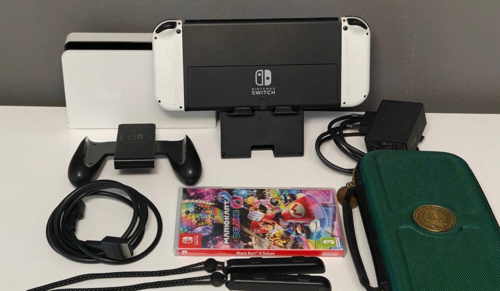 Nintendo Switch OLED met Mario Kart 8 Deluxe, Switch OLED, Gebruikt, Nintendo switch, Ophalen of Verzenden