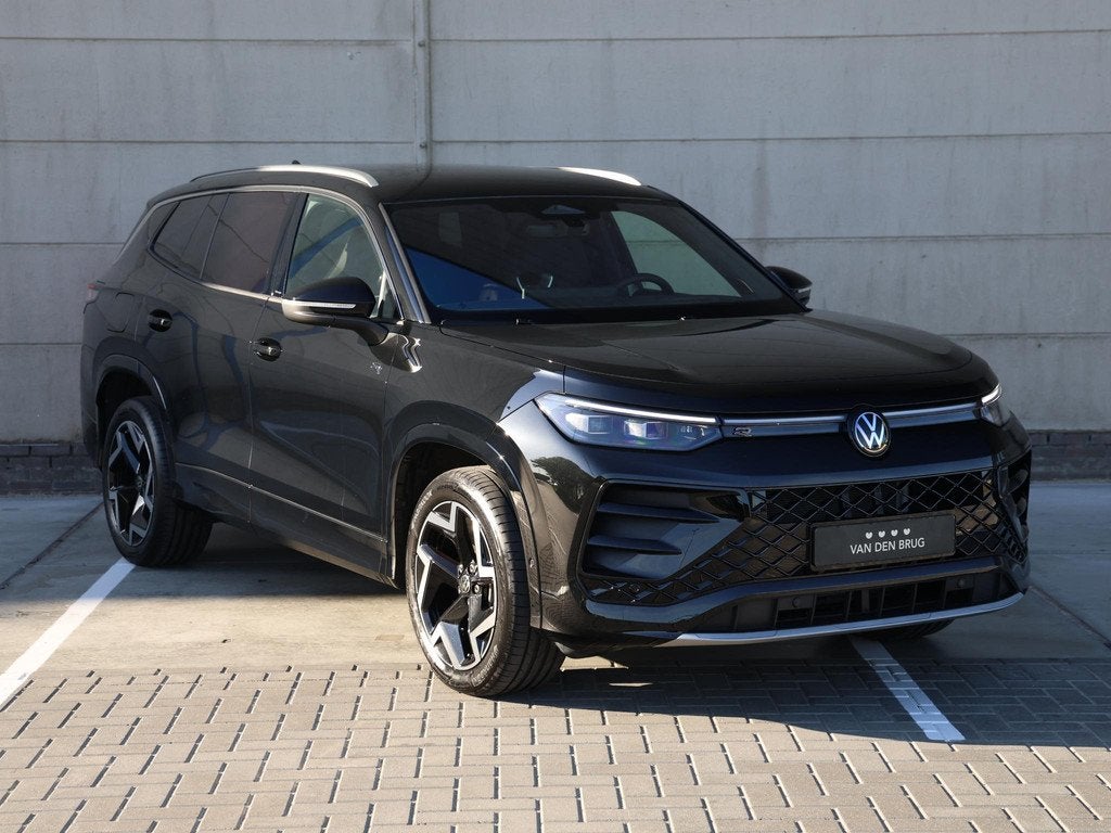 Volkswagen Tayron 1.5 eHybrid R-Line Edition 272PK DSG | Led, 4 cilinders, 2000 kg, Zwart, Plug-in hybride