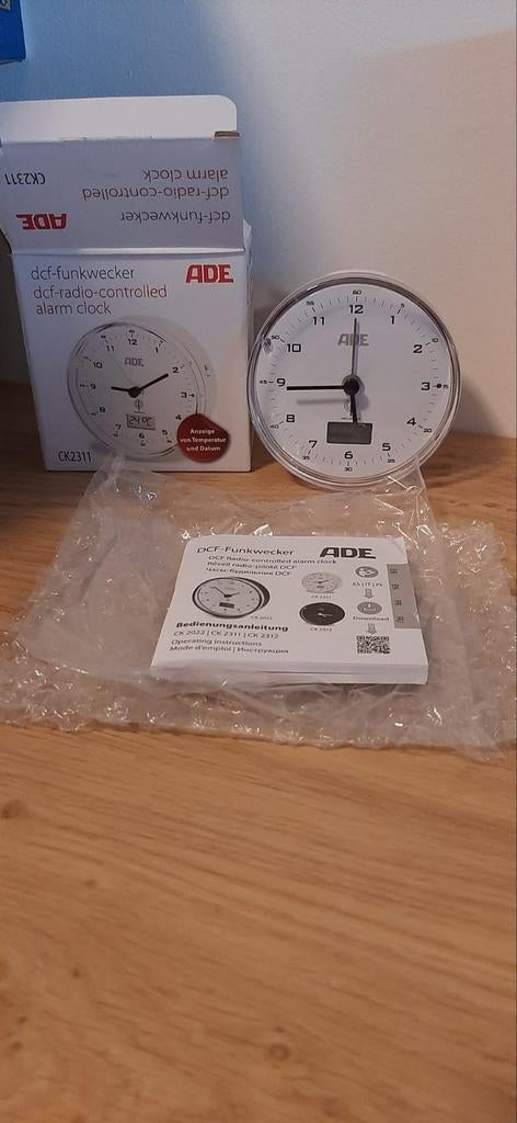 ADE Analoge Klok met Temperatuur en Datum Weergave, Ophalen of Verzenden, Zo goed als nieuw, Analoog, Wekker of Tafelklok