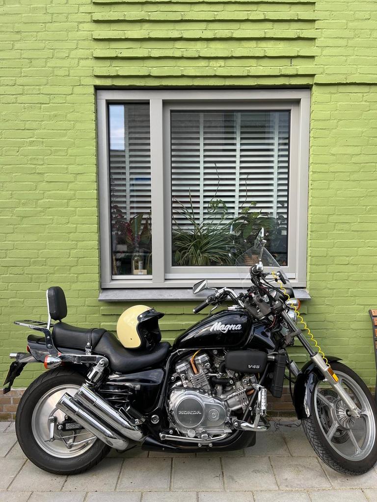 Honda Super Magna V45 Chopper - 750cc - 1988, 750 cc, Cardan-aandrijving, 4 cilinders, Gebruikt
