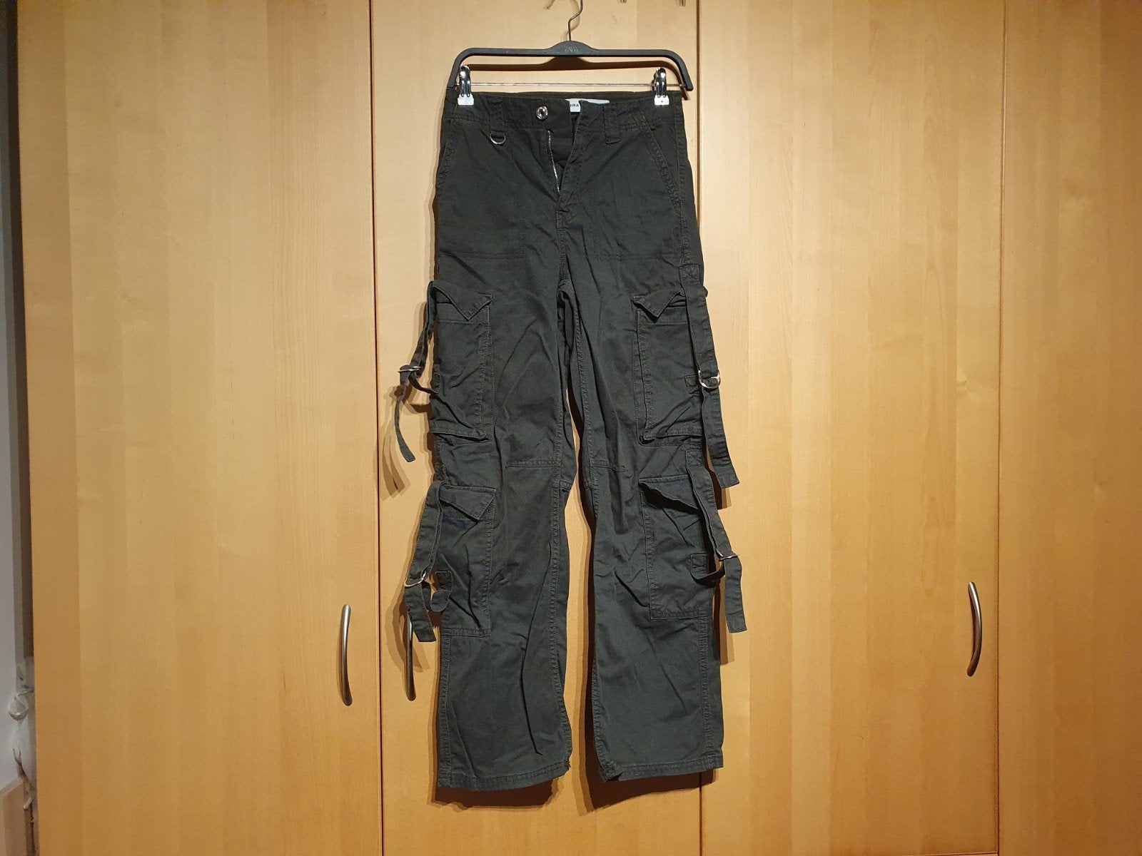 Bershka unisex cargobroek, streetwear-stijl, maat EUR34, Zo goed als nieuw, Maat 34 (XS) of kleiner, Bershka, Ophalen of Verzenden