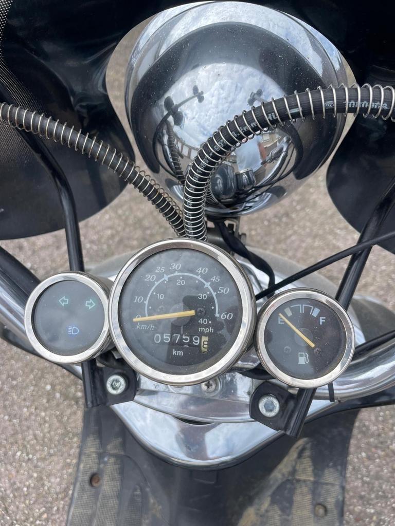 2 x retro scooter 25 km, Ophalen, Gebruikt, Maximaal 25 km/u, Benzine