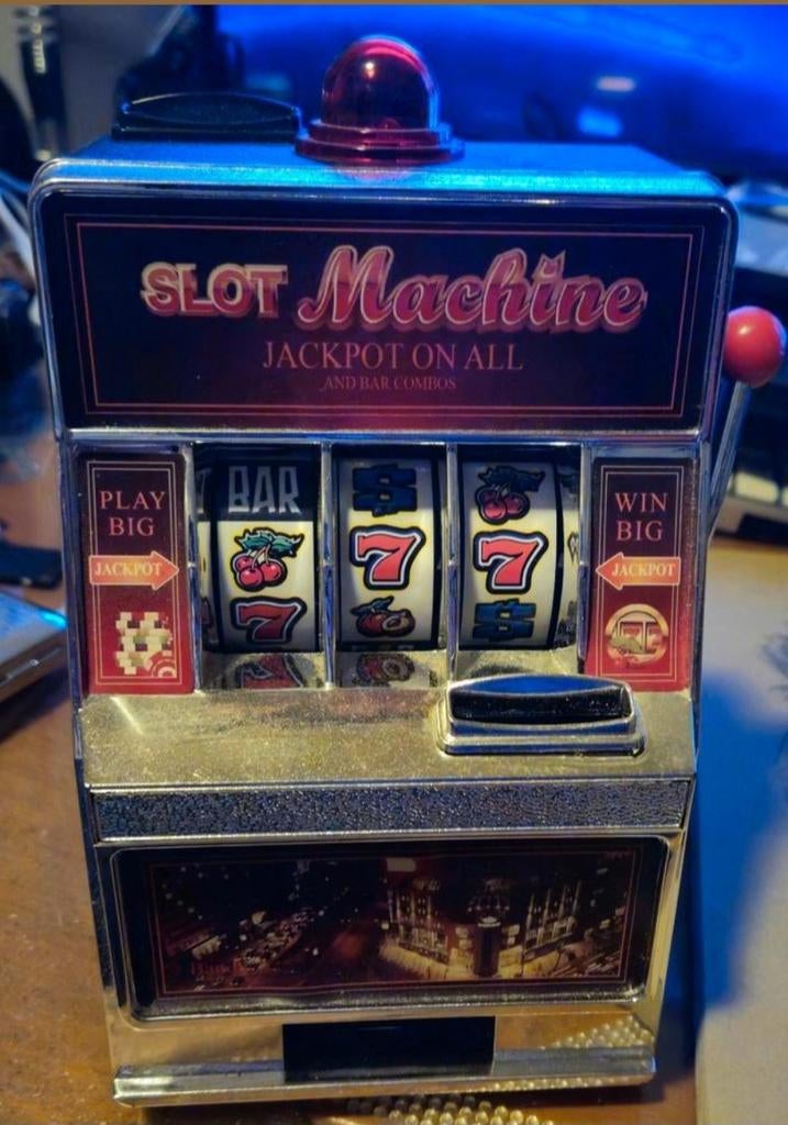 Slot machine jackpot on all spaarpot verzamel object, Verzamelen, Spaarpotten, Zo goed als nieuw, Ophalen of Verzenden