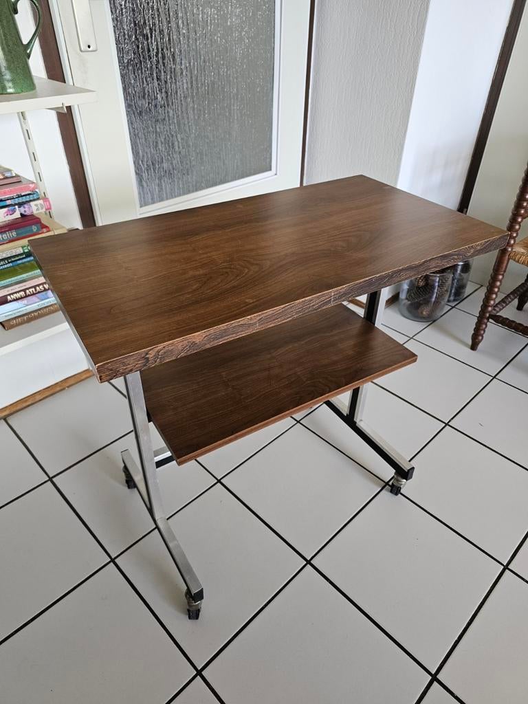 Verrijdbaar bijzettafeltje met twee niveaus, Gebruikt, 50 tot 100 cm, Modern, functioneel, Tot twee personen