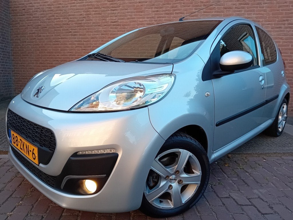 Peugeot 107 XS  *5DRS*AIRCO*LMV*LED*NAP*BEURT NW*, Euro 5, Gebruikt, 4 stoelen, Handgeschakeld