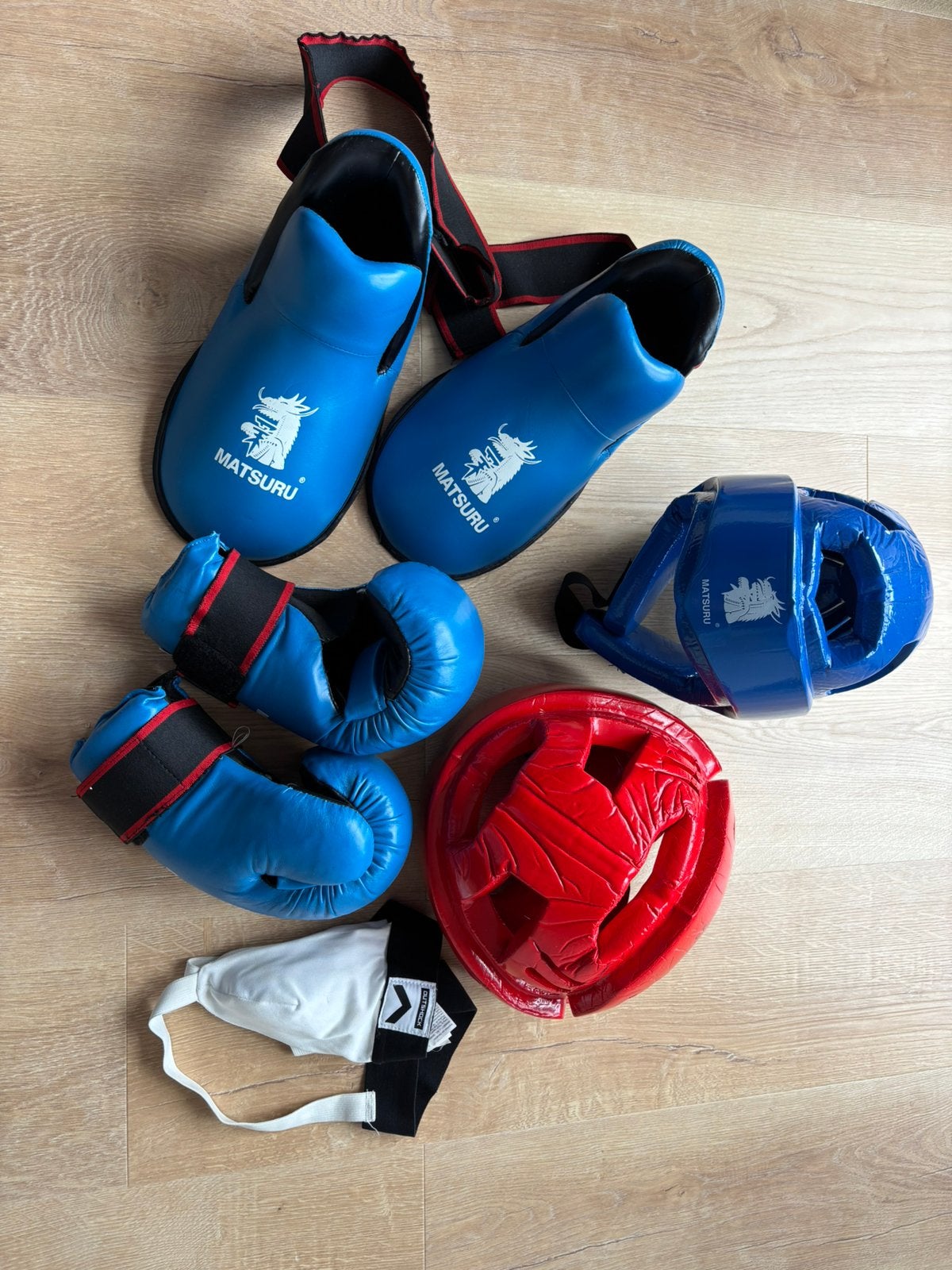 Compleet Taekwondo set van Matsuru maat S, Sport en Fitness, Ophalen, Taekwondo, Vechtsportbescherming, Zo goed als nieuw
