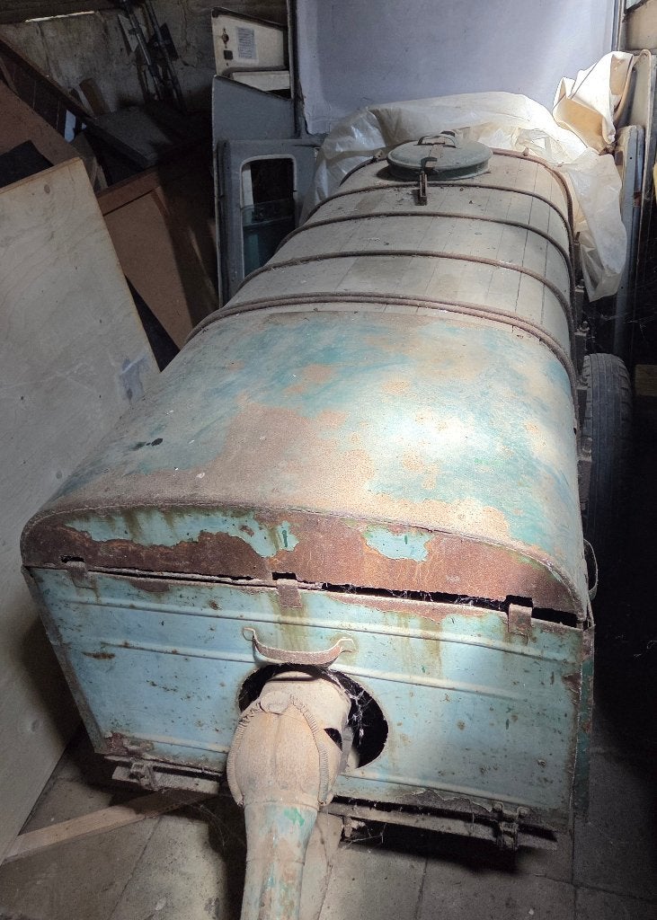 Holder getrokken sproeier met houten tank, Ophalen, Gebruikt
