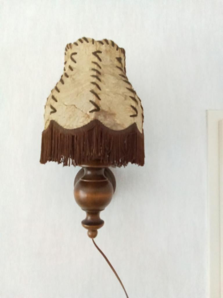 Schemerlamp, wandlamp hout met leren kap. Retro, Ophalen of Verzenden, Gebruikt, Hout