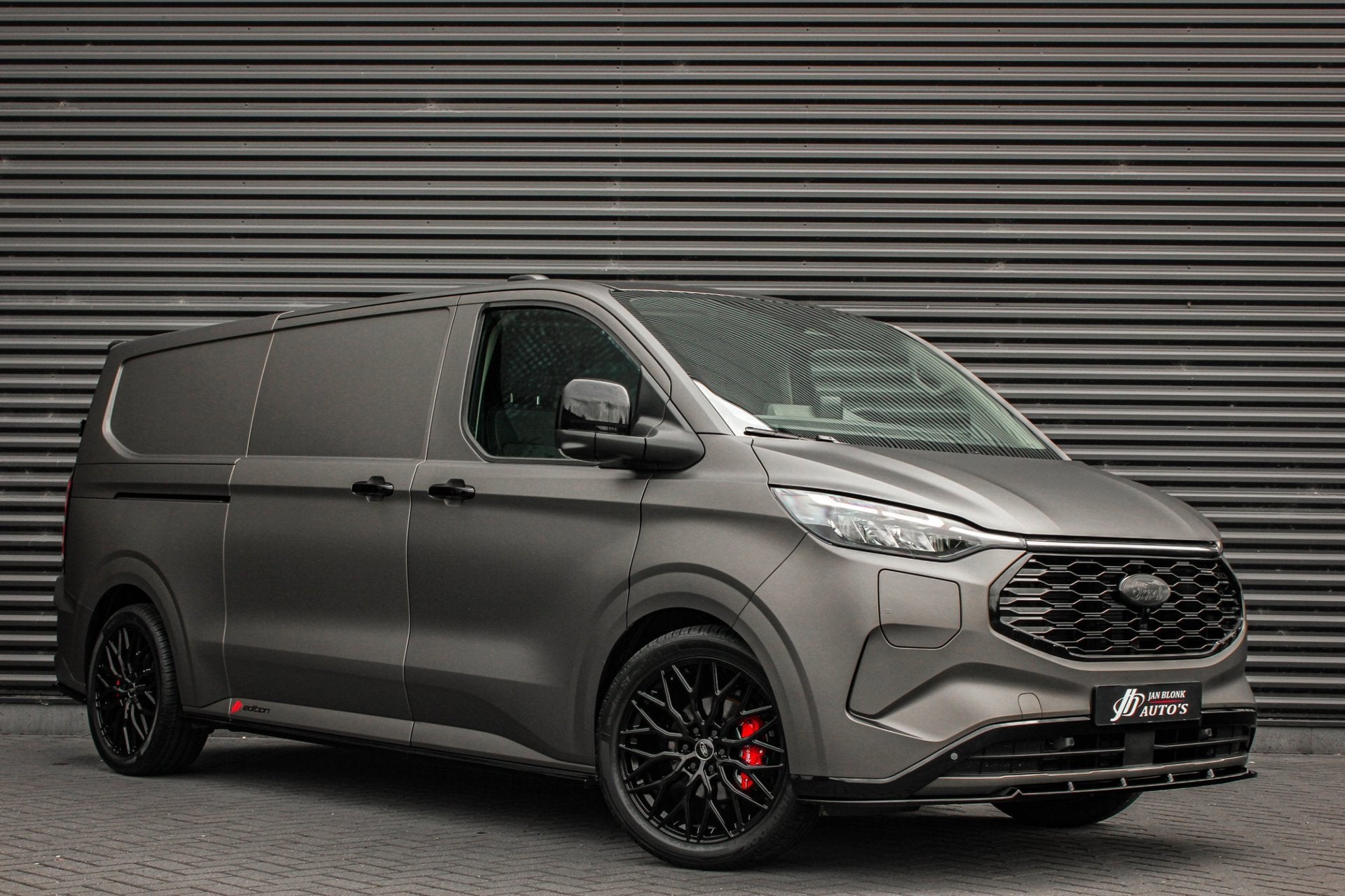 Ford E-Transit Cust. 340 L2H1 Limited 71 kWh 218PK / JB- EDI, Auto's, Automaat, Achterwielaandrijving, Zwart, Zwart
