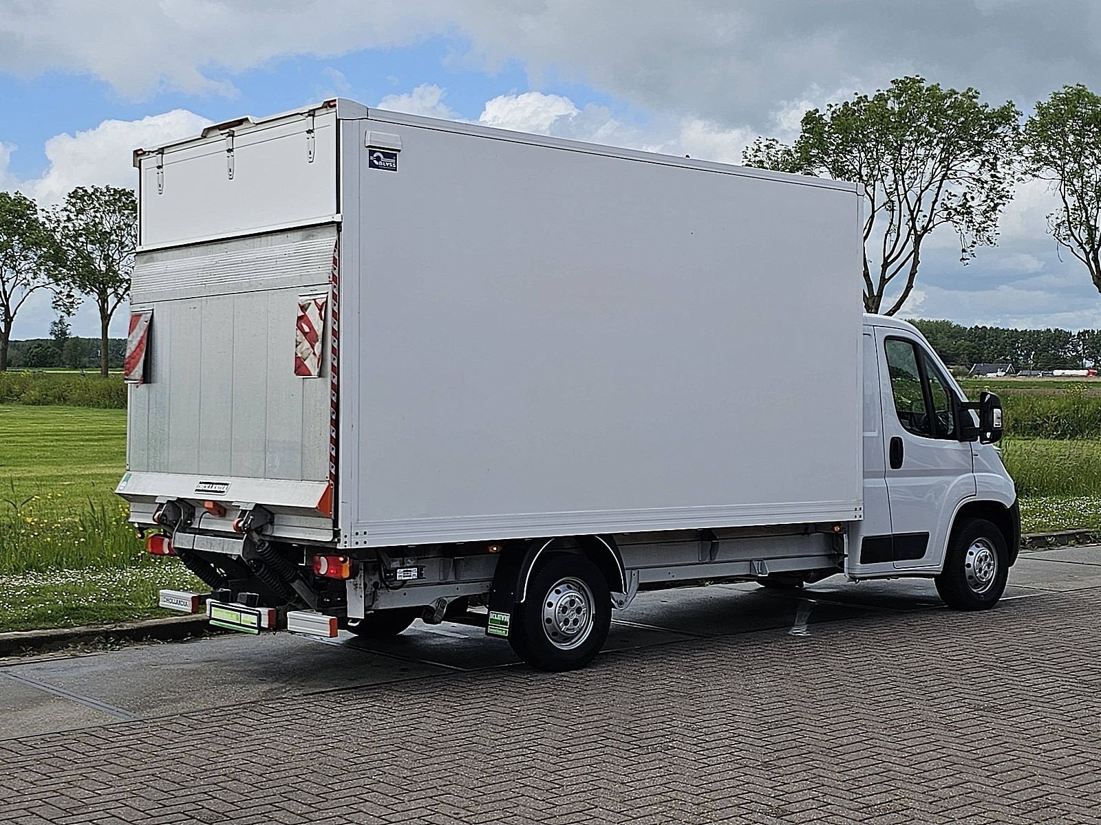 OPEL MOVANO 2.2 bakwagen laadklep!, Auto's, Gebruikt, Euro 6, 4 cilinders, 2500 kg