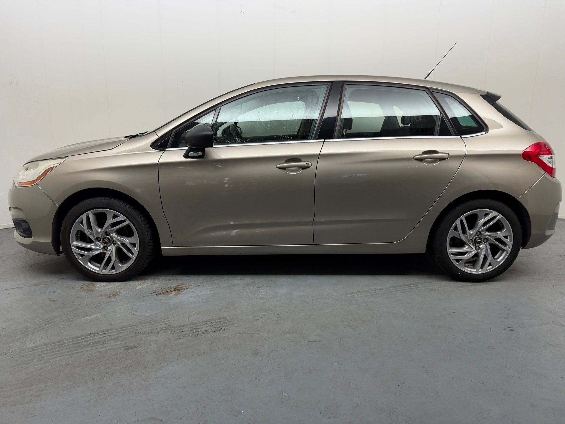 Citroen C4 1.2 PureTech Collection # Airco # Trekhaak # Lmv, Auto's, Voorwielaandrijving, Euro 6, 1199 cc, Bruin