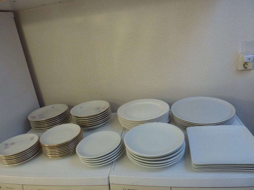 Borden. Aardewerk/porselein. Ruim 50 stuks., Ophalen, Gebruikt, Bord(en), Overige stijlen