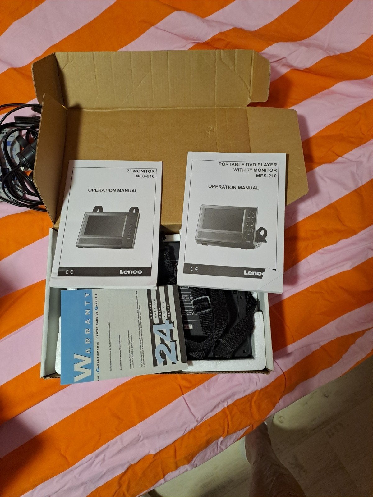 Lenco MES-210 Draagbare DVD-speler met 2x 7" scherm, Ophalen, Zo goed als nieuw, Dvd-speler, Draagbaar