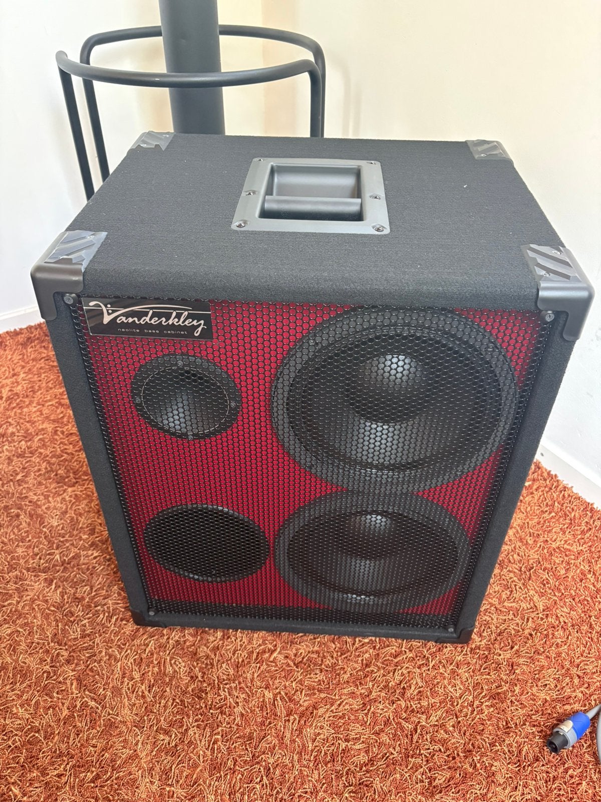 Vanderkley 210LNT Neolite (4 Ohm), Muziek en Instrumenten, Versterkers | Bas en Gitaar, Nieuw, Basgitaar, 100 watt of meer, Ophalen