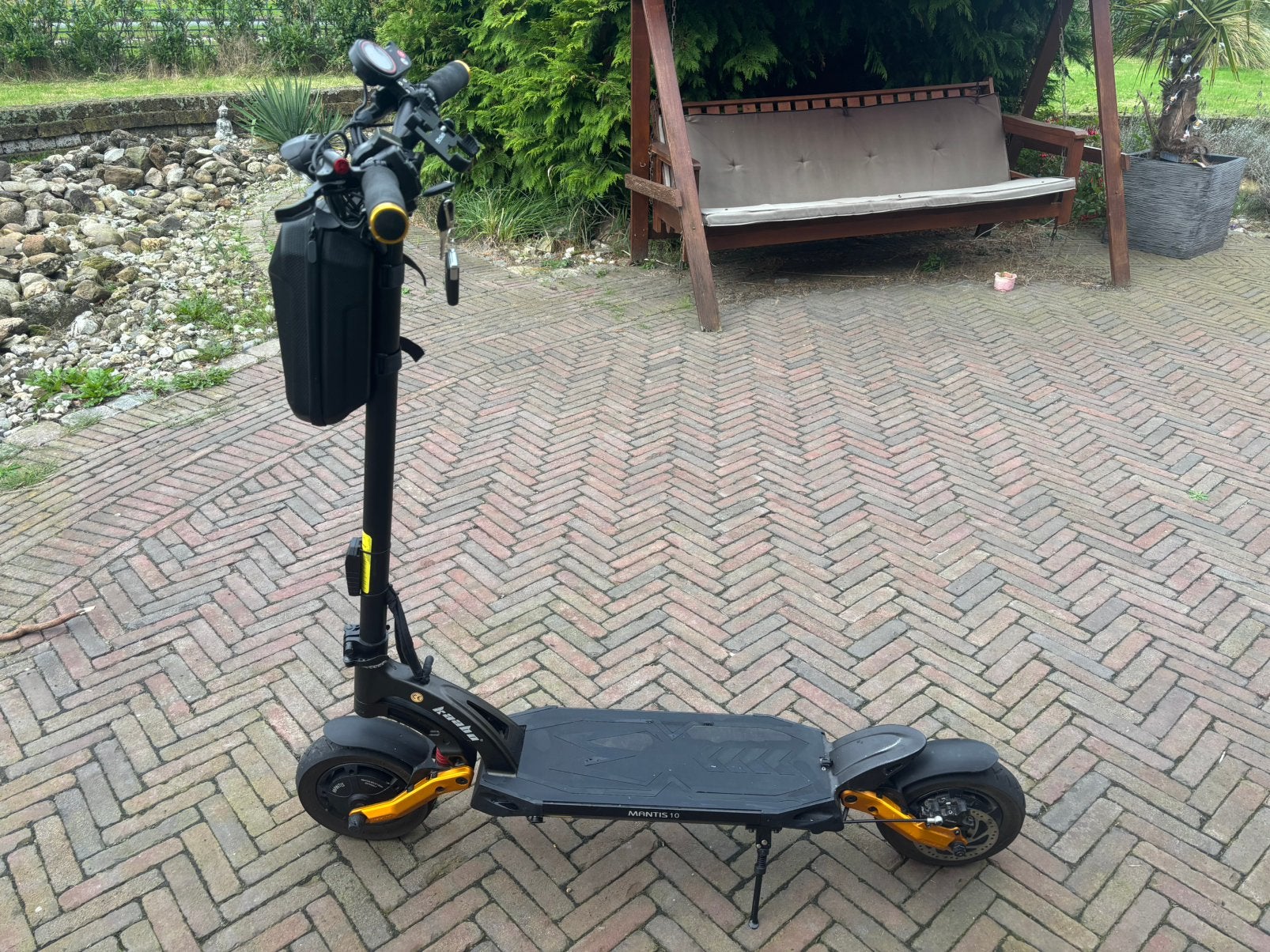 Kaabo Mantis 10 (60V) - 912 km + Tas, Alarm, Helm & Bril, Ophalen, Zo goed als nieuw, Elektrische step (E-scooter)