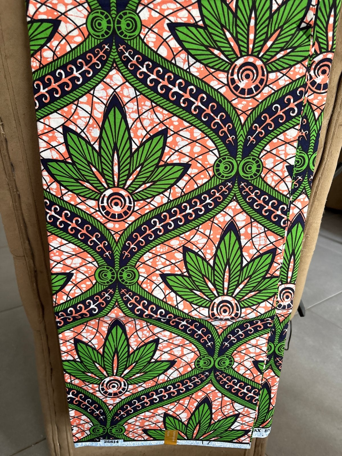 Nieuwe Afrikaanse print stof 5.48m x 1.20m voor projecten, Overige kleuren, 120 cm of meer, Ophalen of Verzenden, Katoen