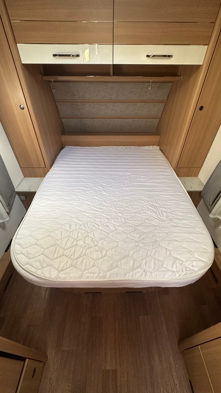Queensbed matras met wasbare hoes, goede staat!, Ophalen, Zo goed als nieuw