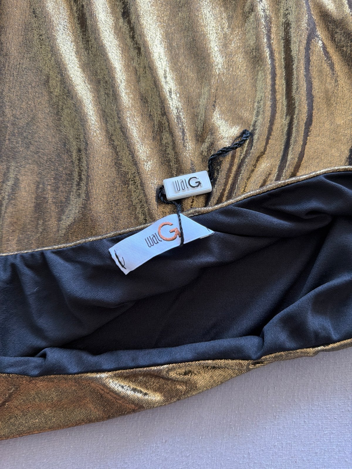 Gouden asymmetrische jurk van WalG, Kleding | Dames, Ophalen of Verzenden, Zo goed als nieuw, Maat 36 (S), Goud