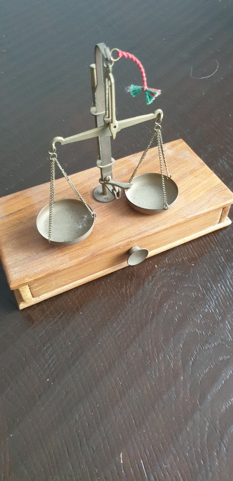 Decoratieve Weegschaal met Gewichtjes in Houten Kistje, Ophalen of Verzenden