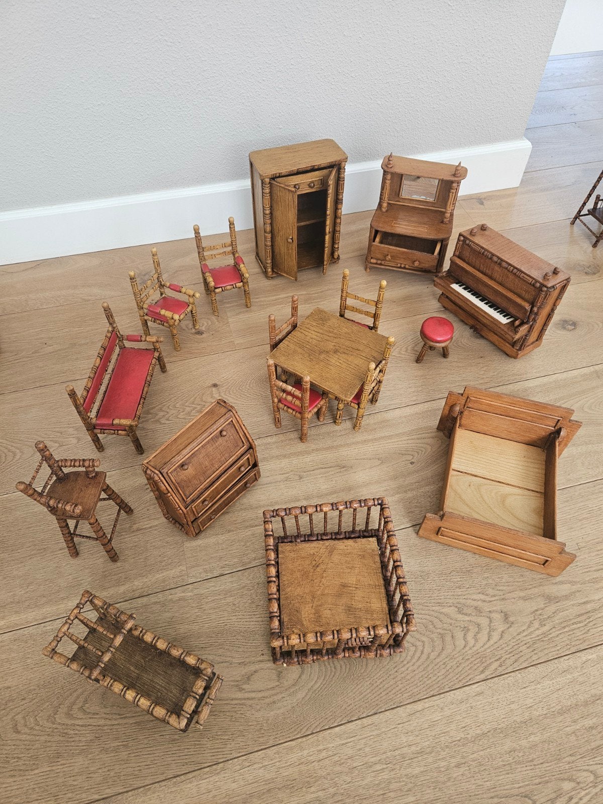 Oud Hollands Poppenmeubilair Jaren '60 met Muziekpiano, Verzamelen, Ophalen of Verzenden