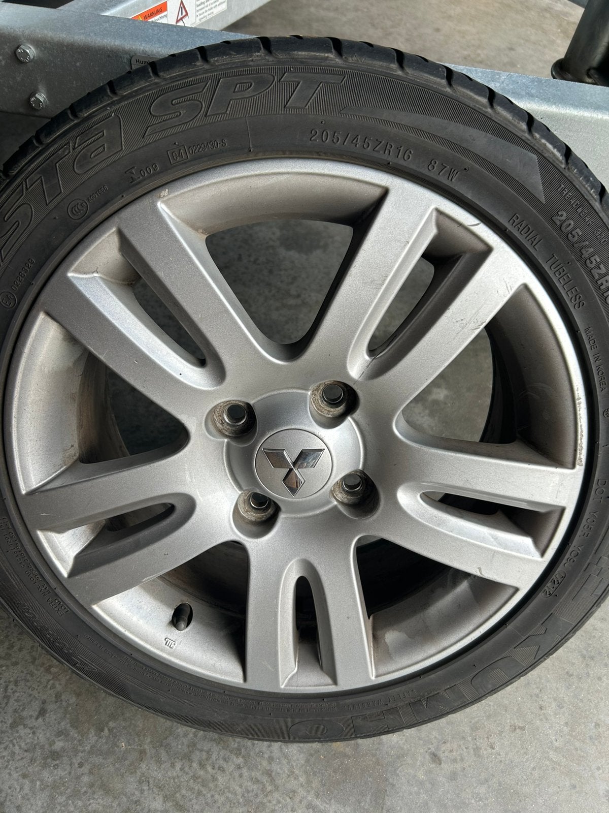 Setje velgen mitsubishi 16 inch, Ophalen