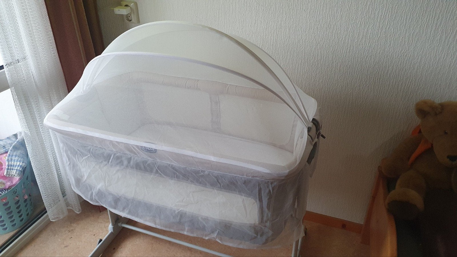 Chicco Next2Me Co-sleeper - met klamboe en matras, Kinderen en Baby's, Babywiegjes en Ledikanten, Ophalen, Zo goed als nieuw, Wieg