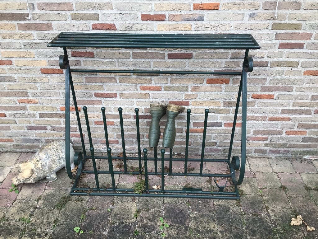 Laarzenrek, Ophalen, Zo goed als nieuw