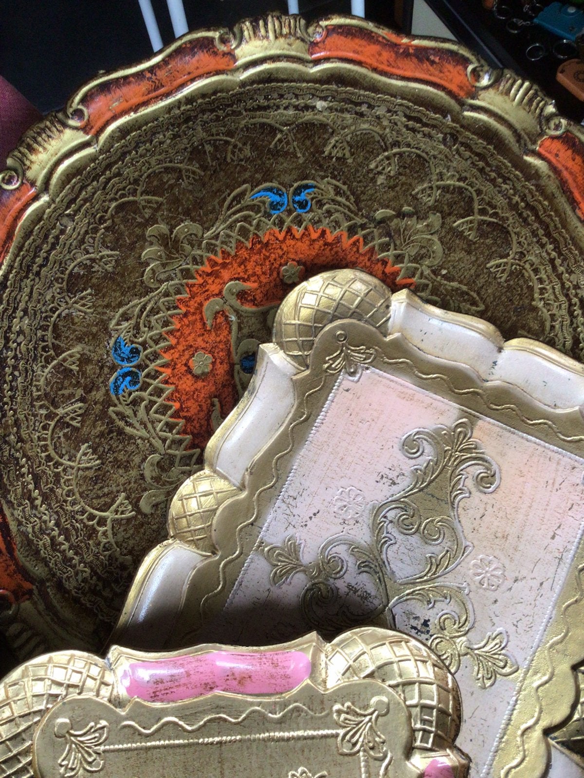 Vier italiaanse Florentijnse dienbladen, Ophalen