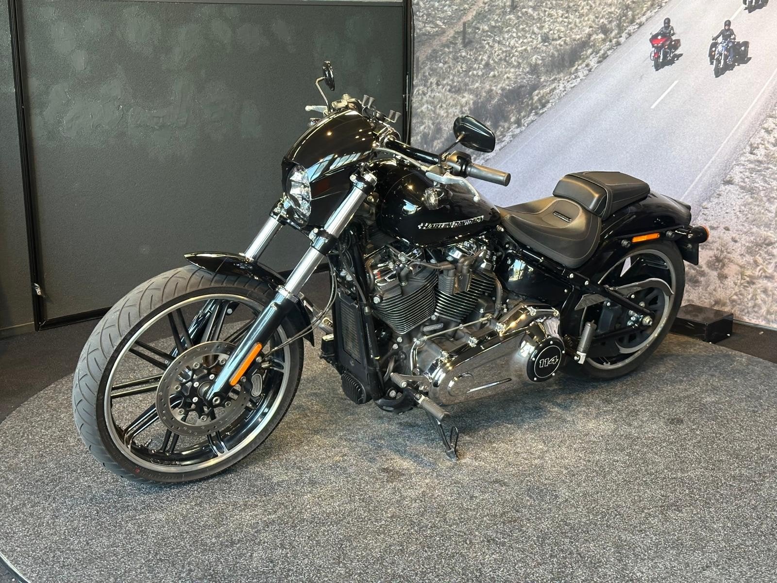 Harley-Davidson FXBR BREAKOUT (bj 2019), Laan van Vredenoord 33
2289 DA  RIJSWIJK, NL, Bedrijf, Overig, Sales@harleydavidsonrotterdam.nl