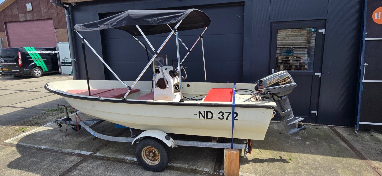 Leuke consoleboot met buitenboordmotor en trailer, Hobby en Vrije tijd, Overige Hobby en Vrije tijd, Ophalen, Gebruikt