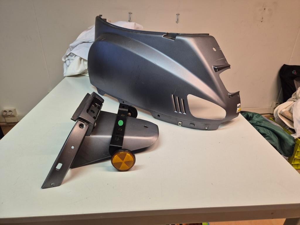Scooter Onderdelen te koop -Kappen, lichten en meer- Agm vx5, Fietsen en Brommers, Brommeronderdelen | Scooters, Ophalen of Verzenden