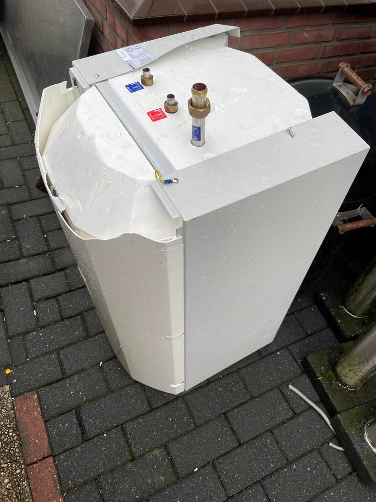 Oude zonneboiler alleen het vat voor hobbyist oid, Ophalen, 20 tot 100 liter, Boiler, Zo goed als nieuw