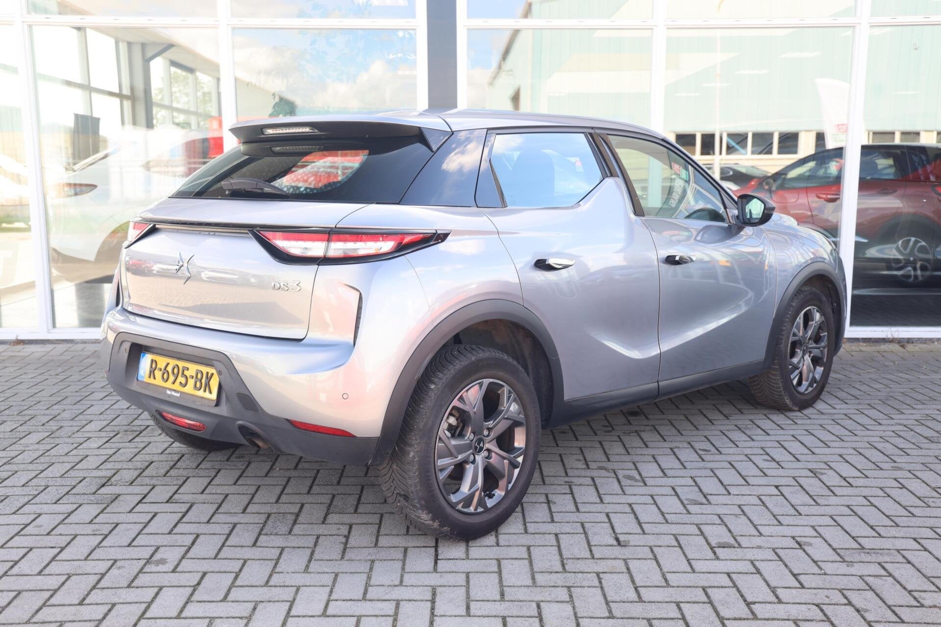 Ds 3 Crossback 1.2 PureTech Montmartre|Navi|Cruise|PDC|Apple, Auto's, Voorwielaandrijving, Dealer onderhouden, 101 pk, Euro 6