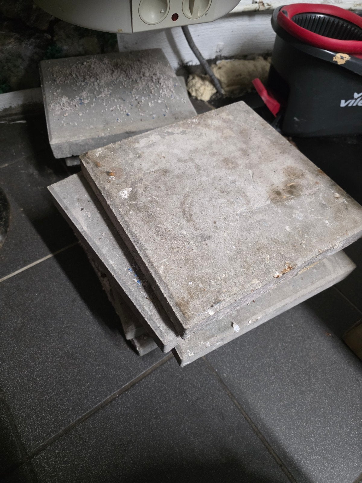 GRATIS Betontegels 30x30 cm – Afhalen Arnhem
Prijs: Grati, Ophalen, Gebruikt, 20 tot 40 cm, Vloertegels