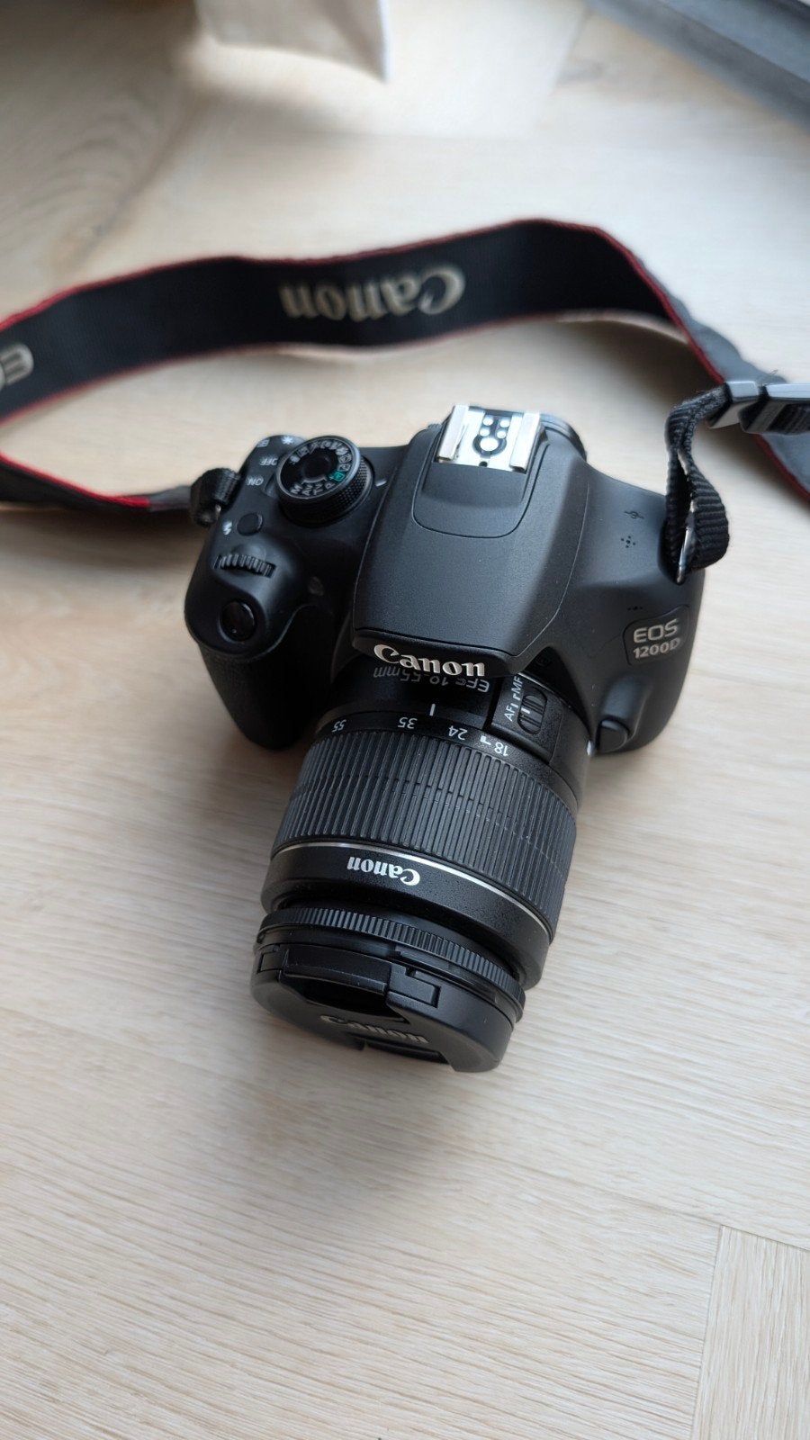 Canon EOS 1200D spiegelreflexcamera met 18-55mm lens, Ingebouwde flitser, Spiegelreflex, Canon, Lensdop