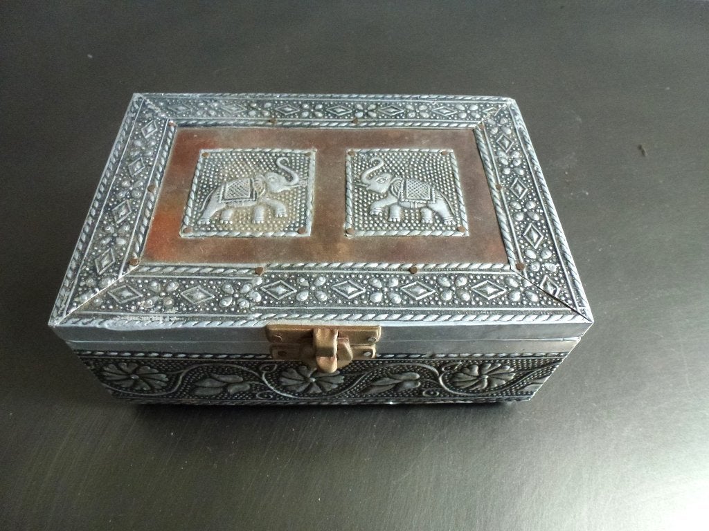 Vintage traditioneel handgemaakte sierradendoos uit India, Antiek en Kunst, Zilver, Handgemaakt, India, Doos
