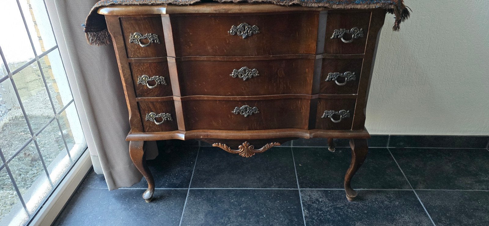 Antieke ladekast / commode met sierlijke details, Ophalen