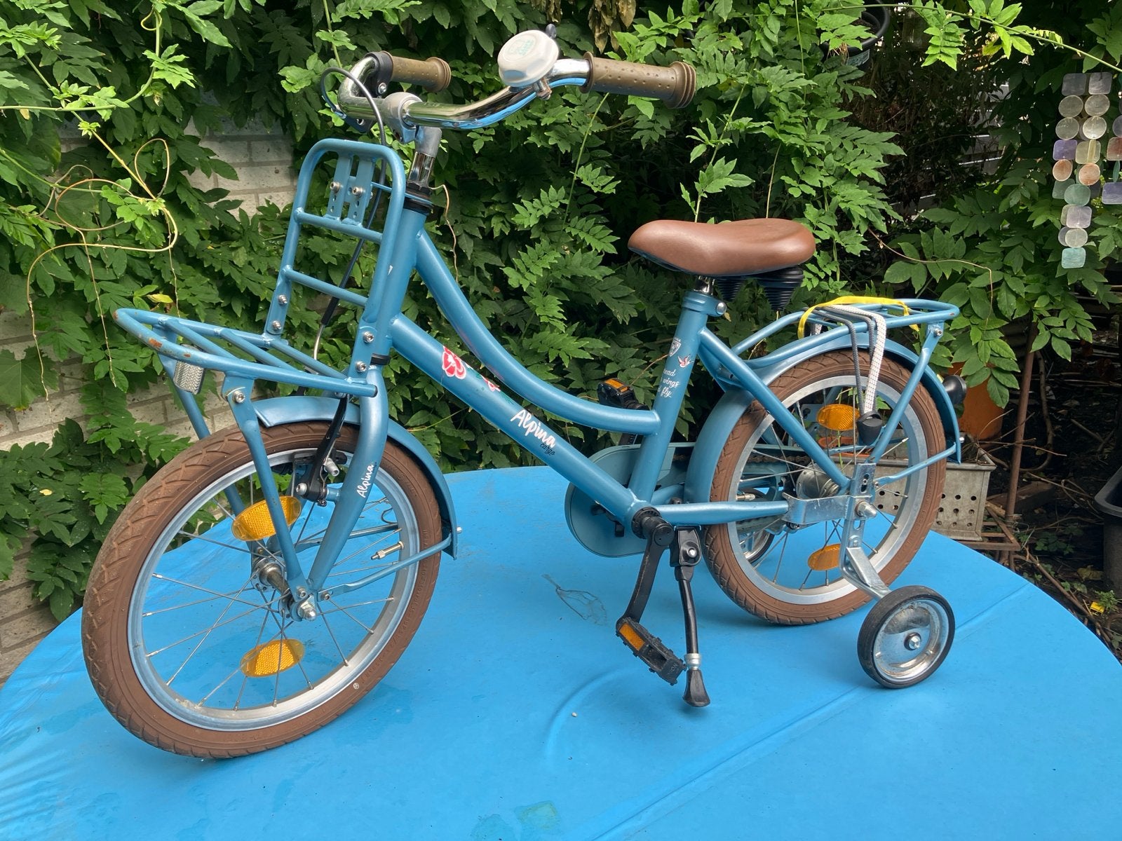 Alpina kinderfiets 16 inch met zijwieltjes en mandje, Ophalen, Zijwieltjes, Velgrem, 16 tot 20 inch